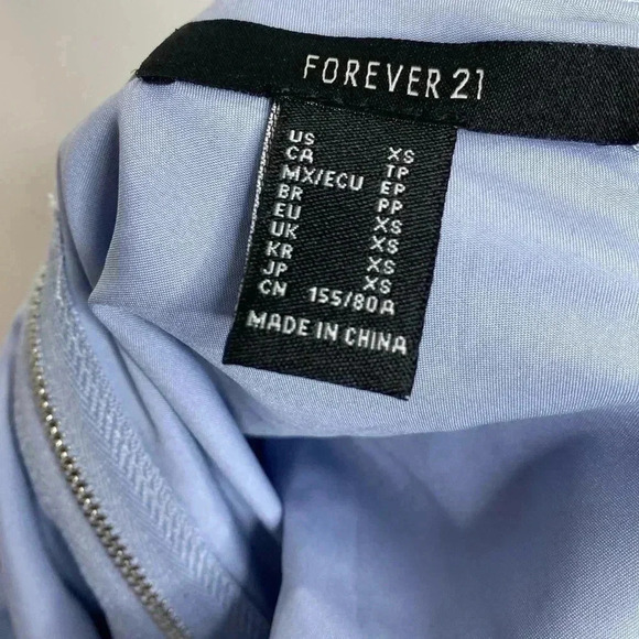 Forever 21 Squared Neck Puffed Sleeves Solid Crop Top - Picture 4 of 4